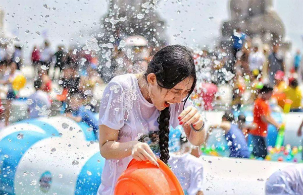民俗 | 乡村泼水节